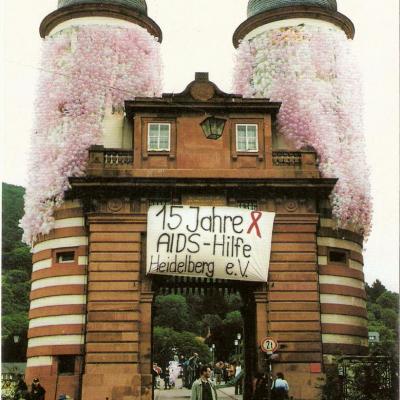 AIDS-Hilfe Heidelberg, Kondomaktion Alte Brücke 2001 (c) AIDS-Hilfe Heidelberg
